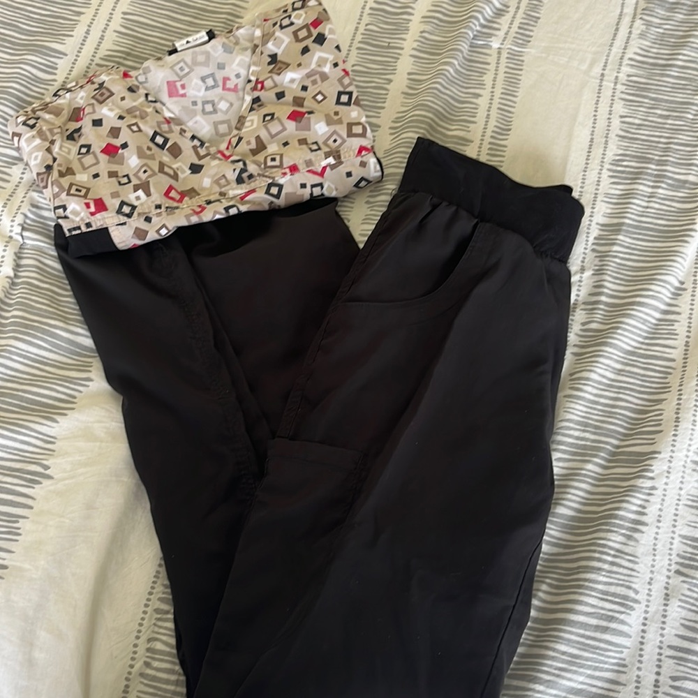 Scrub set
